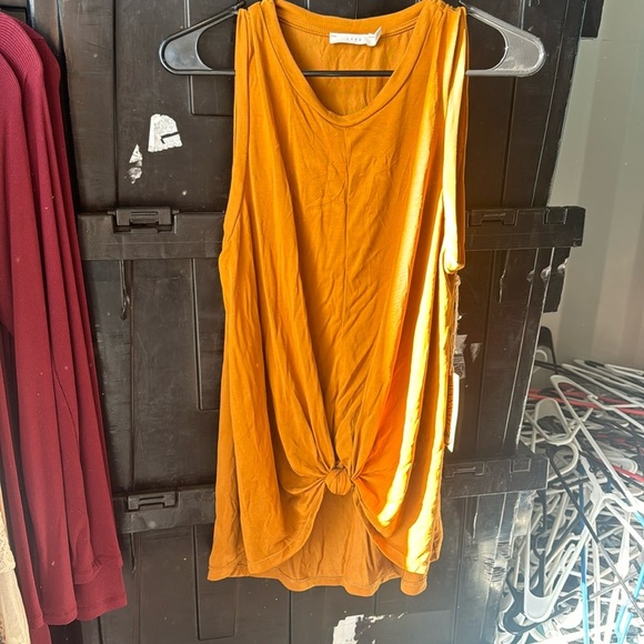 Lush Tops - New boyfriend tank with knot